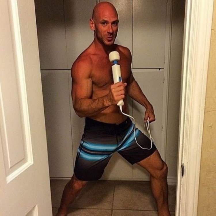 Johnny sins в космосе