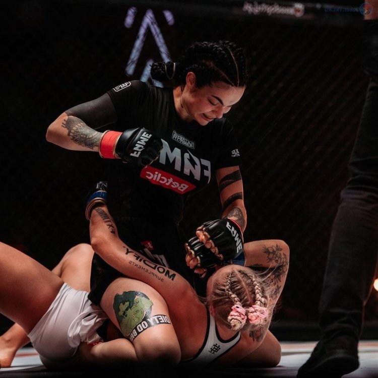 Камилла zusje MMA
