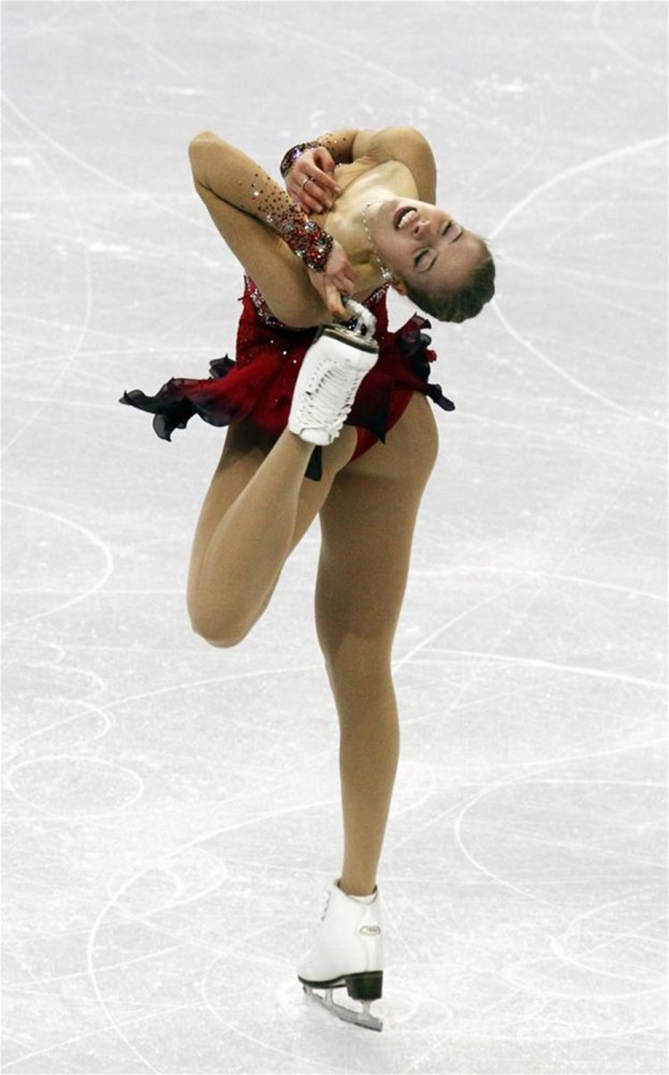 Фигуристка Грейси Голд грудь