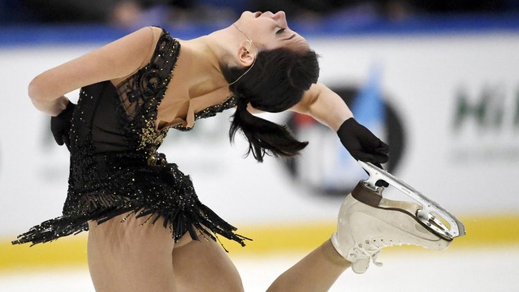 Евгения Медведева фигуристка горячие