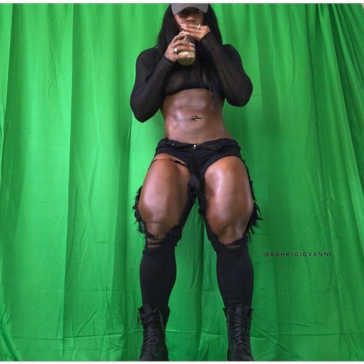 Накаченные икры у девушек