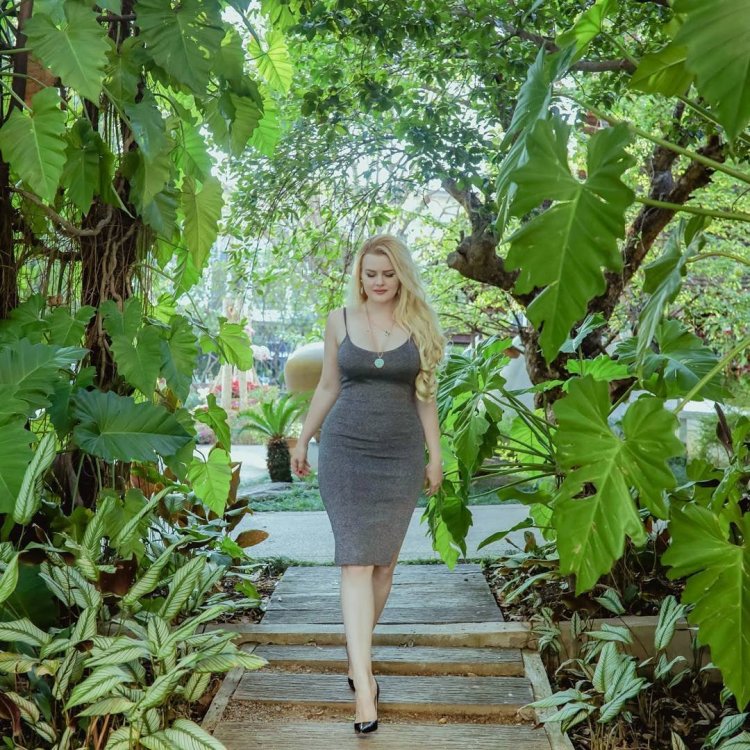 Модель Лилли Luxe