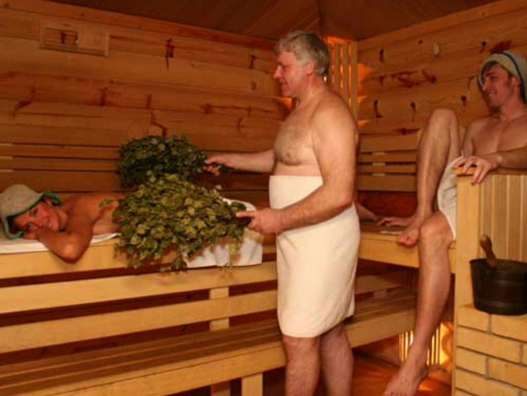 Семейный поход в баню частное