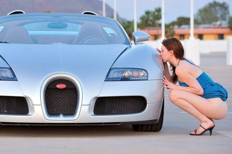 Бугатти Вейрон девушка