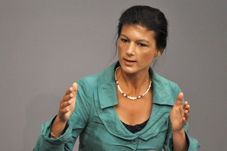 Сара Вагенкнехт ножки