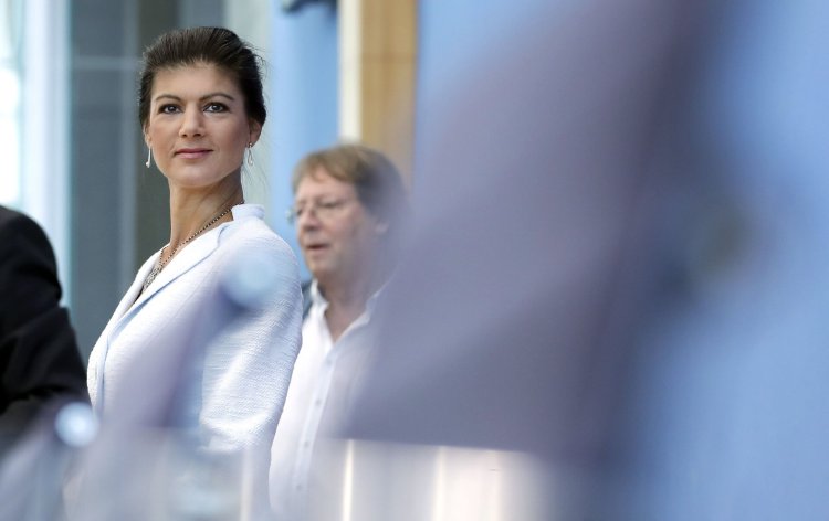 Сара Вагенкнехт бикини