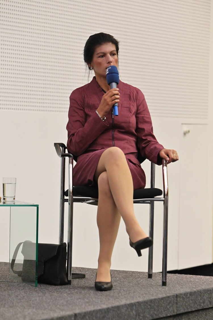 Сара Вагенкнехт ножки