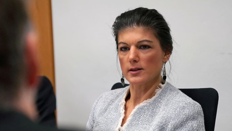 Вагенкнехт со страпоном