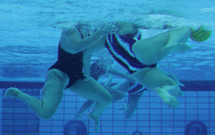 Водное поло женщины под водой курьезы