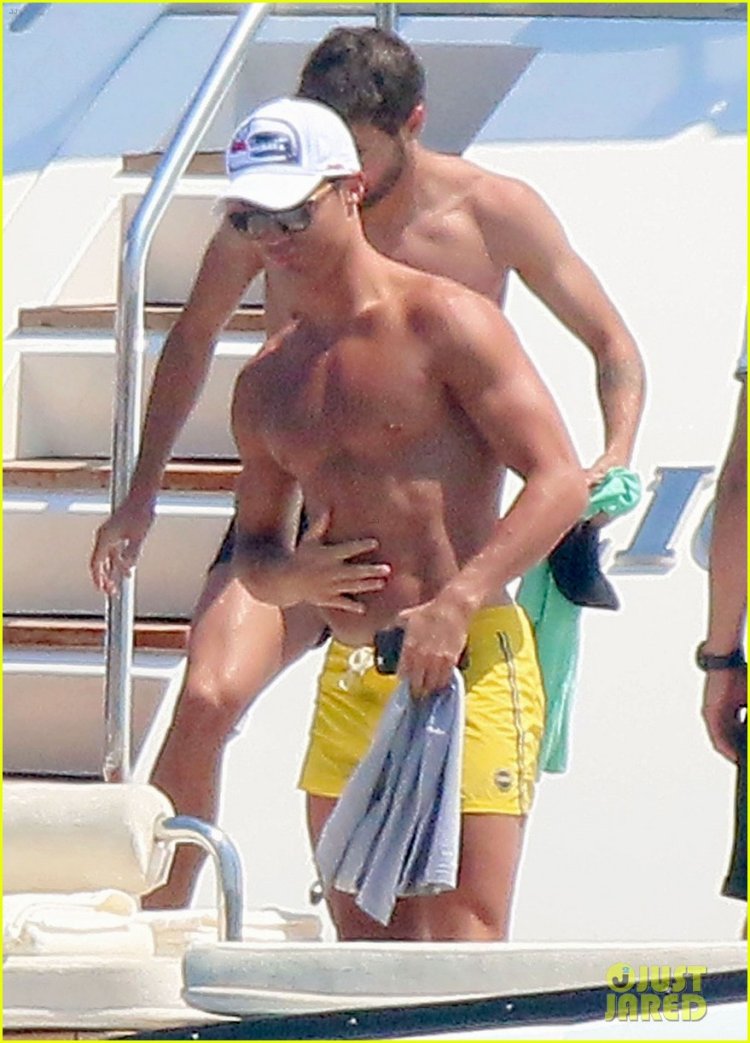 Голый Кристиано Роналду