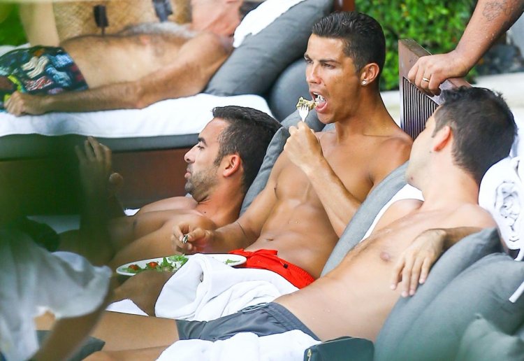 Криштиану Роналду голый