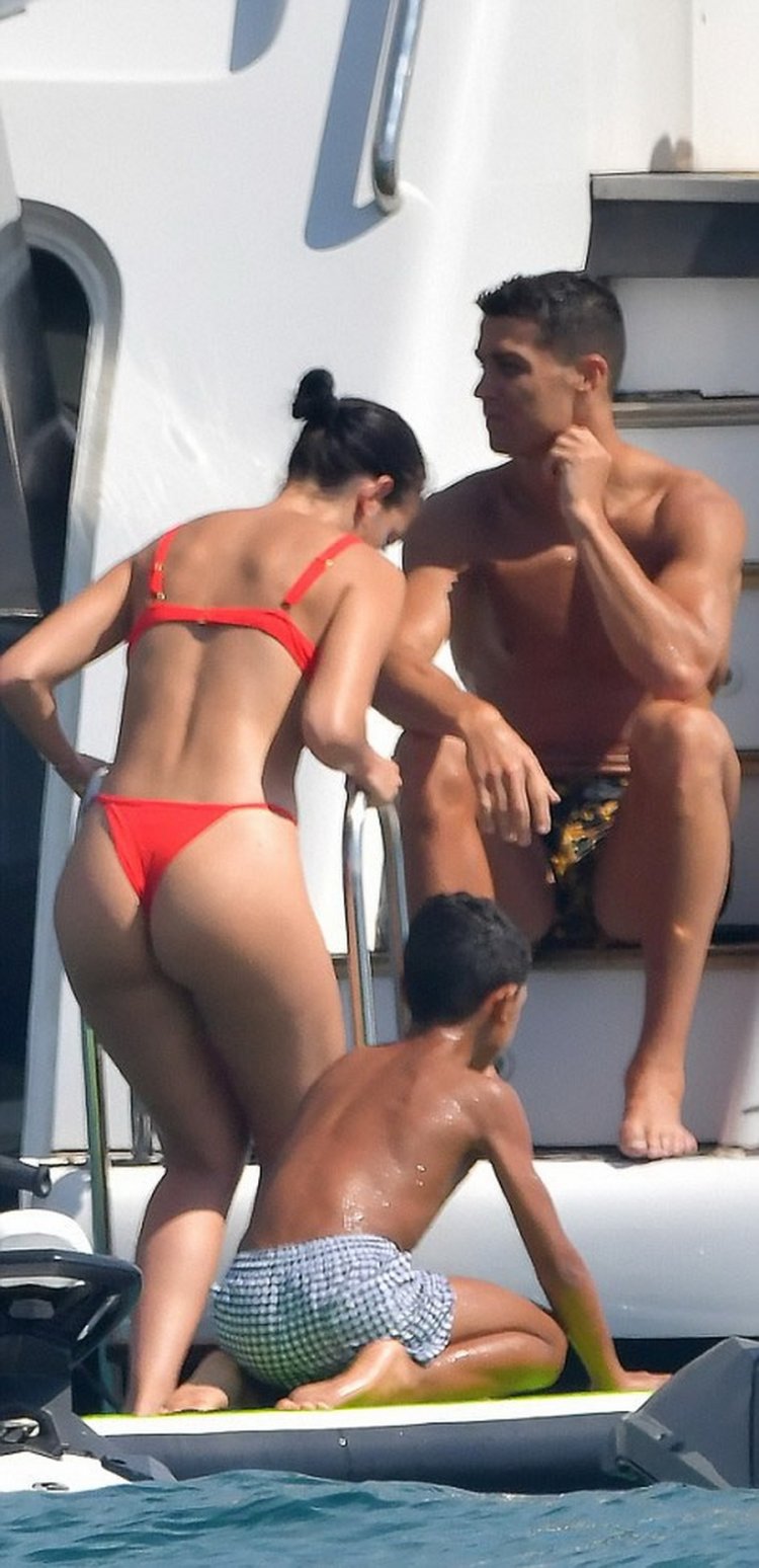 Жоржинья Криштиану