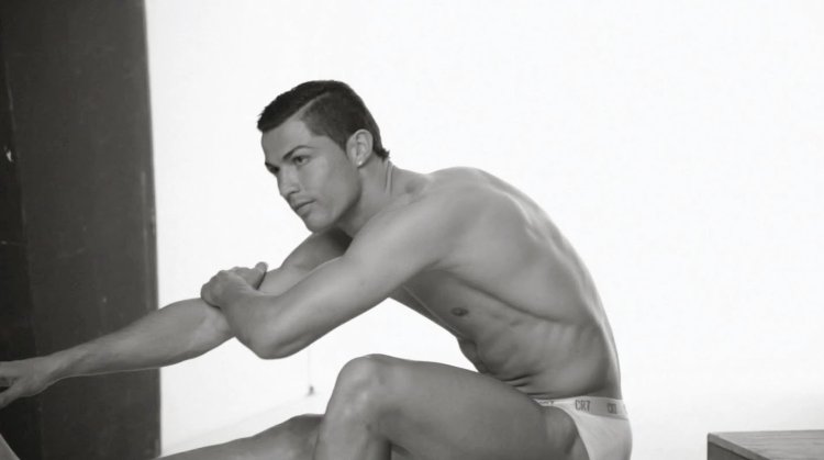 Голый криштиану роналду