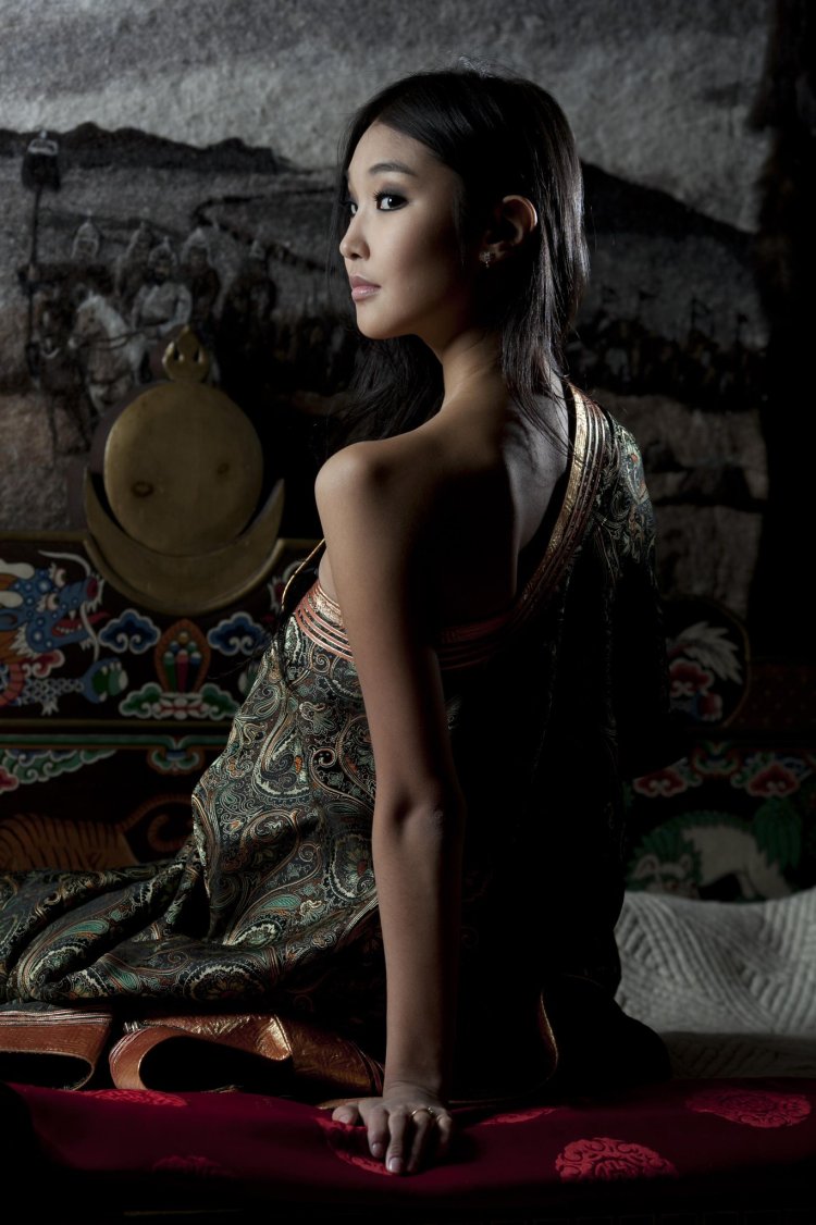 Азиатские девушки декольте