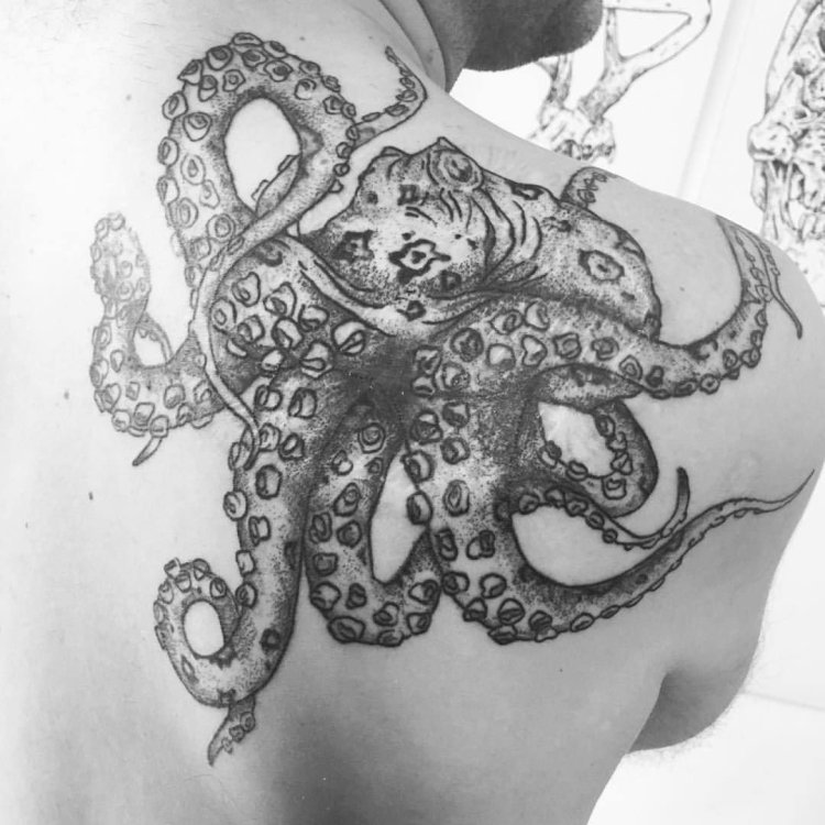 Пятнистый осьминог тату