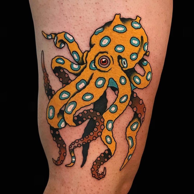 Японский осьминог тату на спине