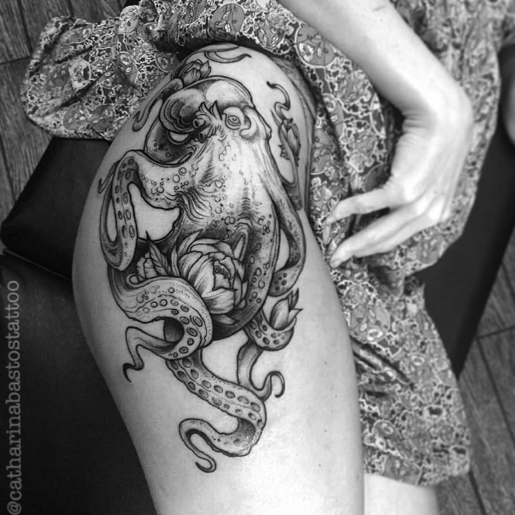 Владислав Пинаев тату осьминог