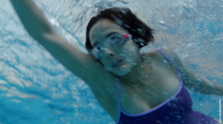 Хлоя Севиньи - ню сцены