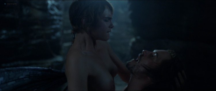 Кара делевинь карнивал роу