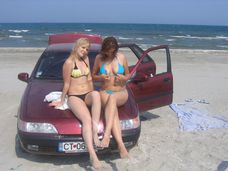 Эшли Грэм вид сзади