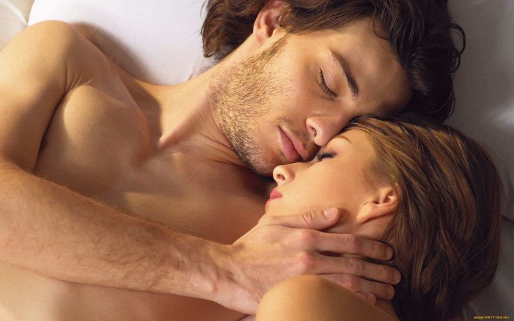Поцелуи в кровати