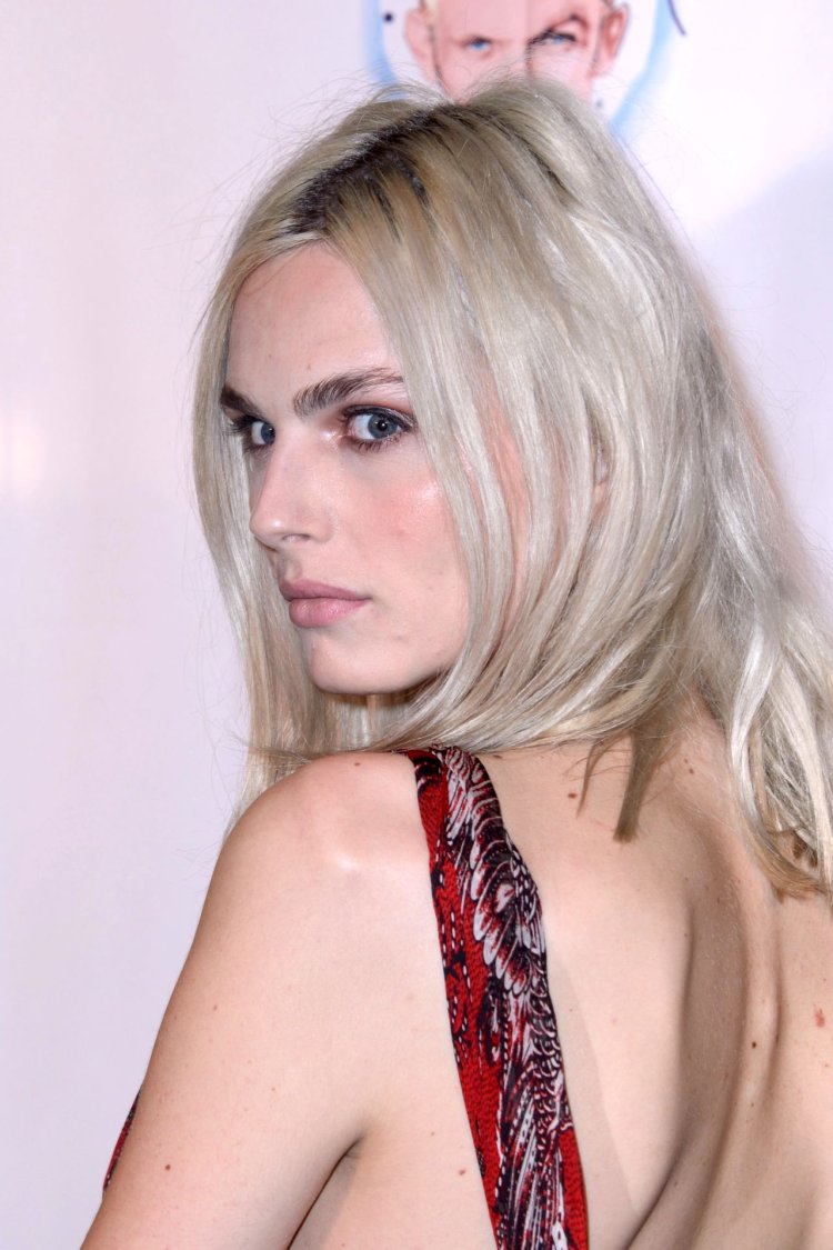 Модель-трансгендер Андрей Пежич