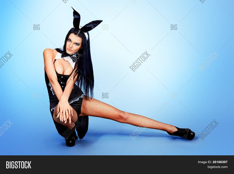 Костюм плейбой зайчик брюнетка
