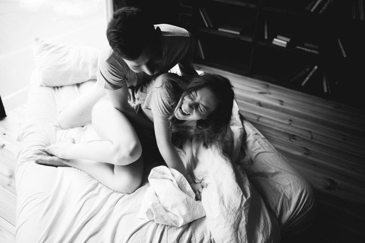 Объятия в постели