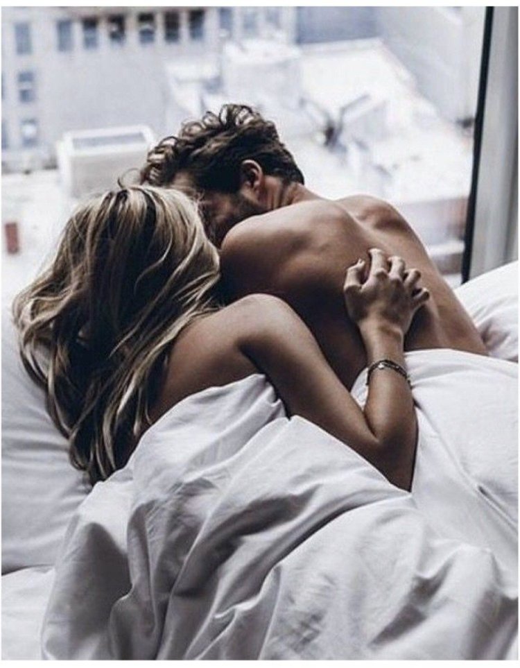 Утренние объятия