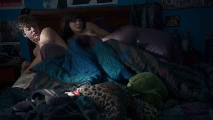 Эмма Кинни слив