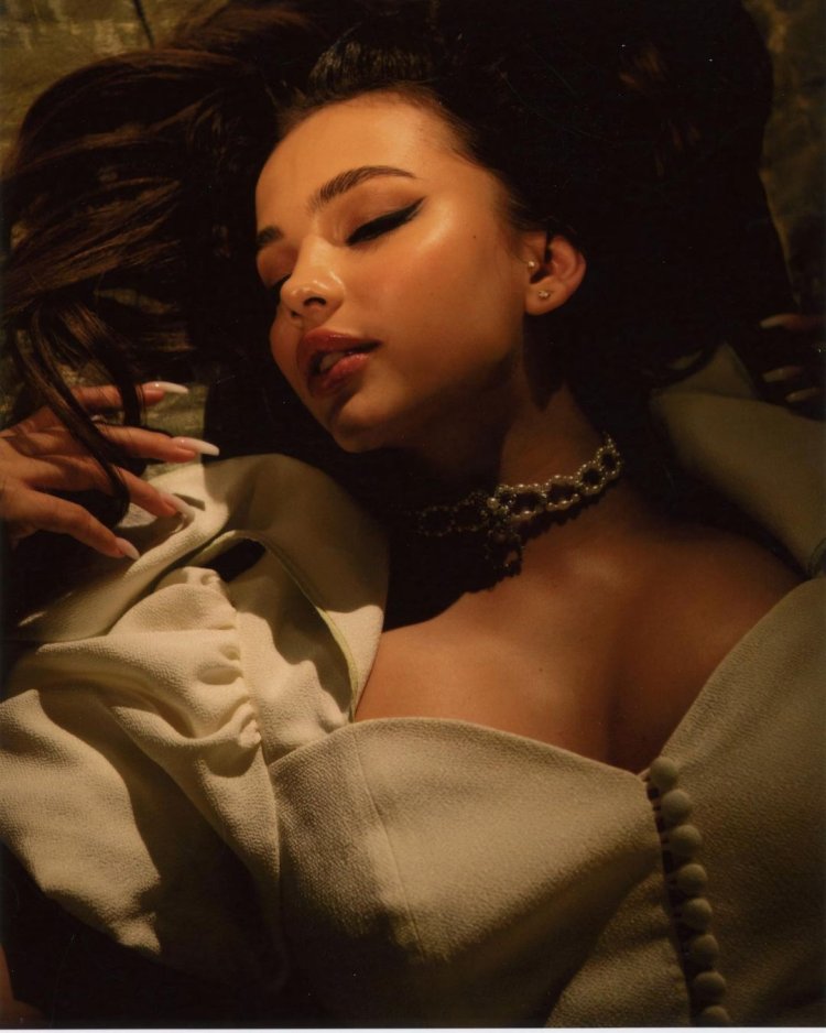 С(Ив Karna. Val_2 голая