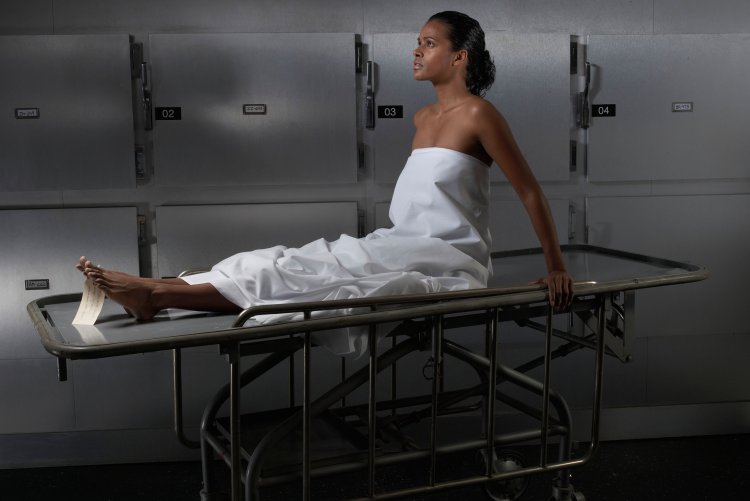 Выебал мертвеца в морге