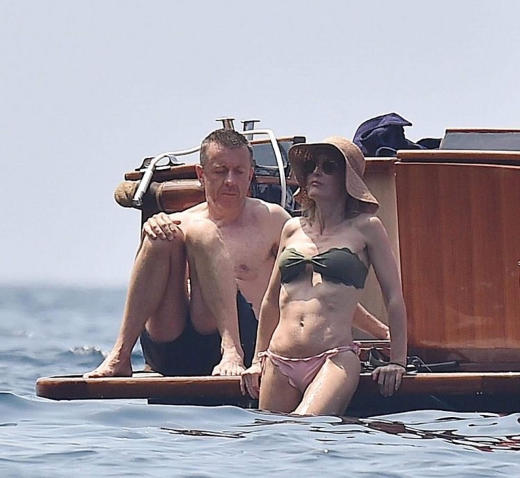 Джиллиан Андерсон постельные