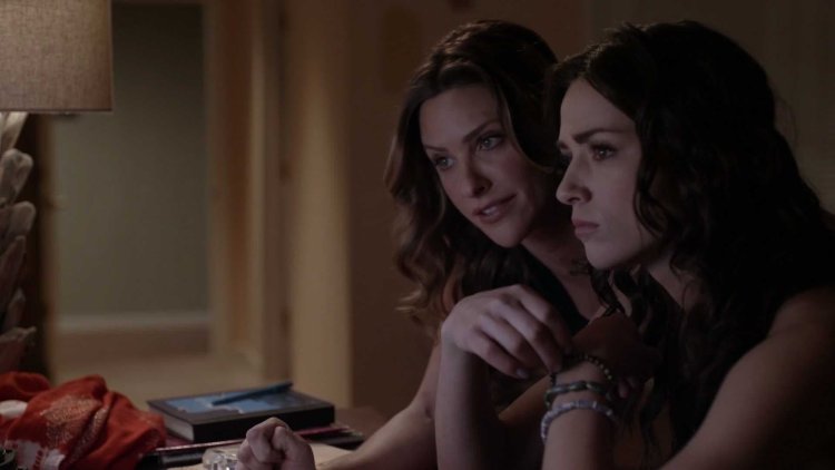 Мэган Тэнди в Нижнем белье Волчонок