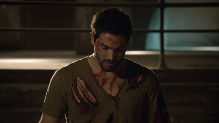 Голая Малия из сериала Волчонок