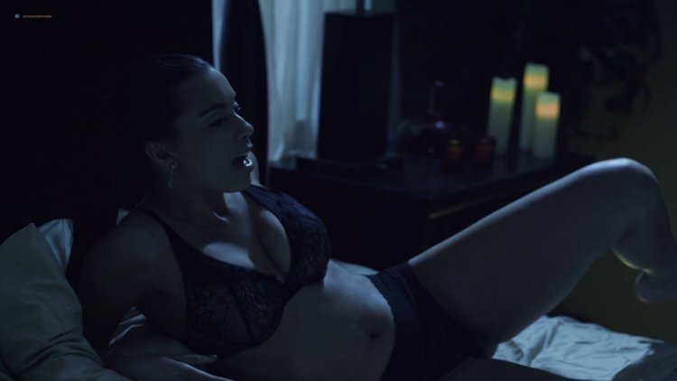 Малия и Скотт постельная сцена