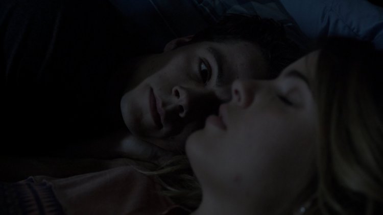 Шелли Хенниг в Нижнем белье Волчонок