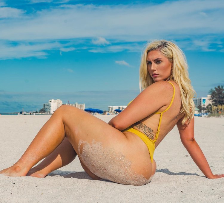 Ебля с жопастыми блондинками