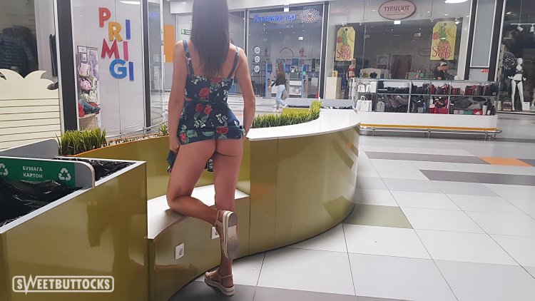 Мужчина и женщина на кухне