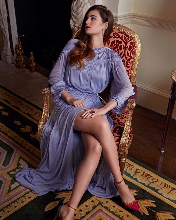 Голая Milly Morris.домработница