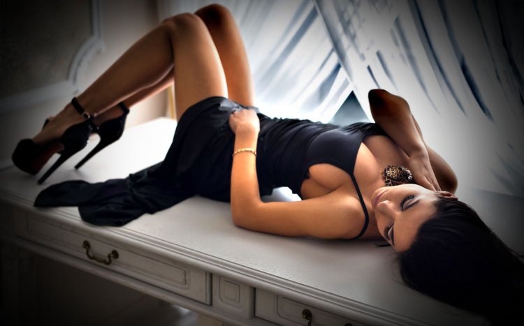 Девушки в наручниках бдсм