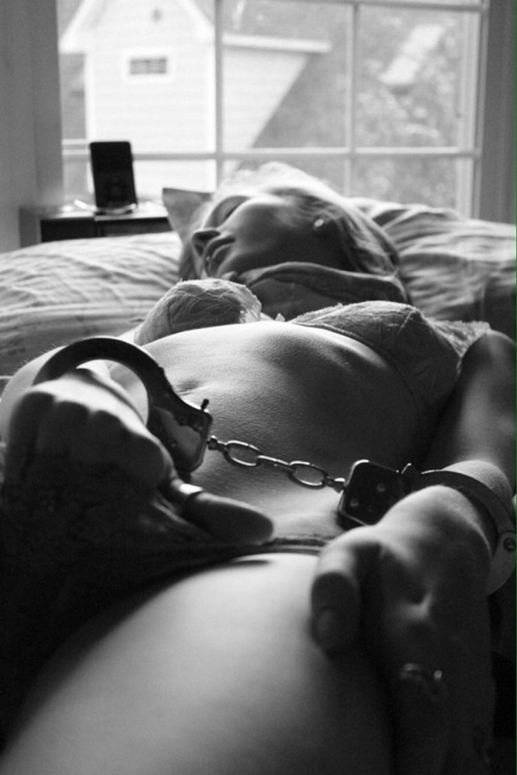 Красивый трах в наручниках