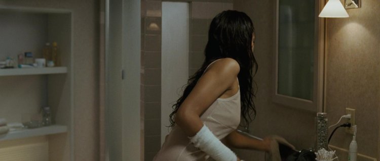 Jessica Rothe в купальнике