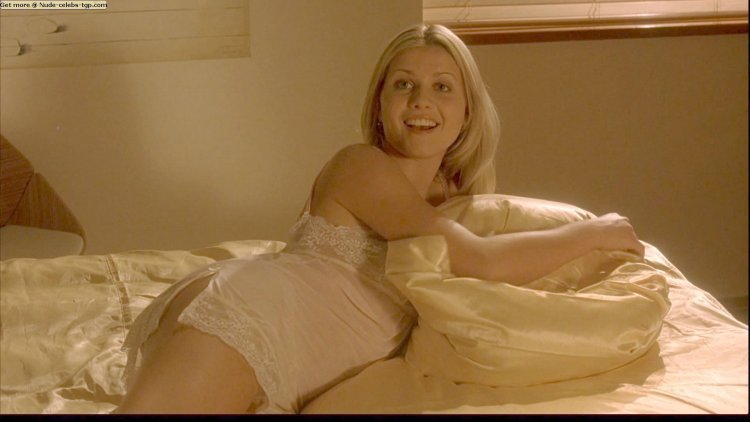 Джессика МАКНЭМИ голая