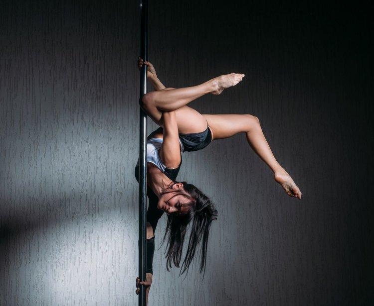Анастасия Соколова танец на шесте