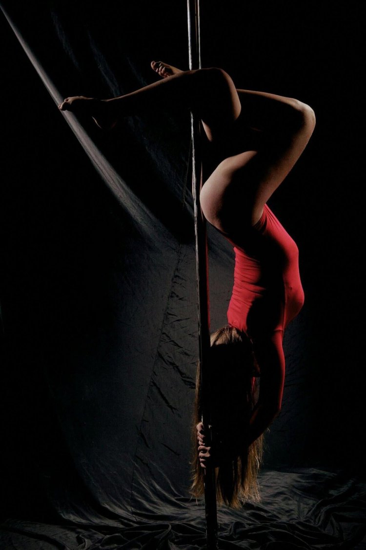 Стриптизёрша Габриэлла