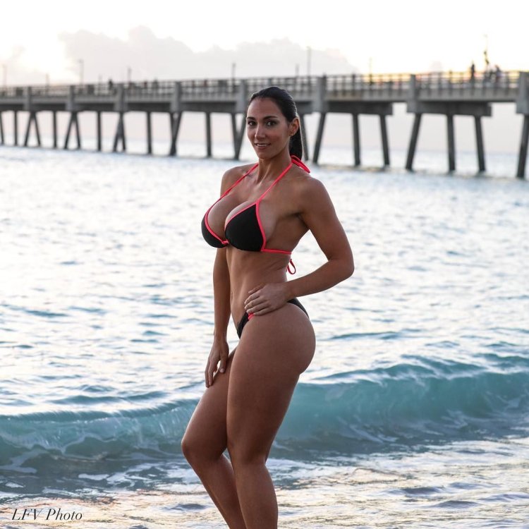 Лора Бейли и Лиам