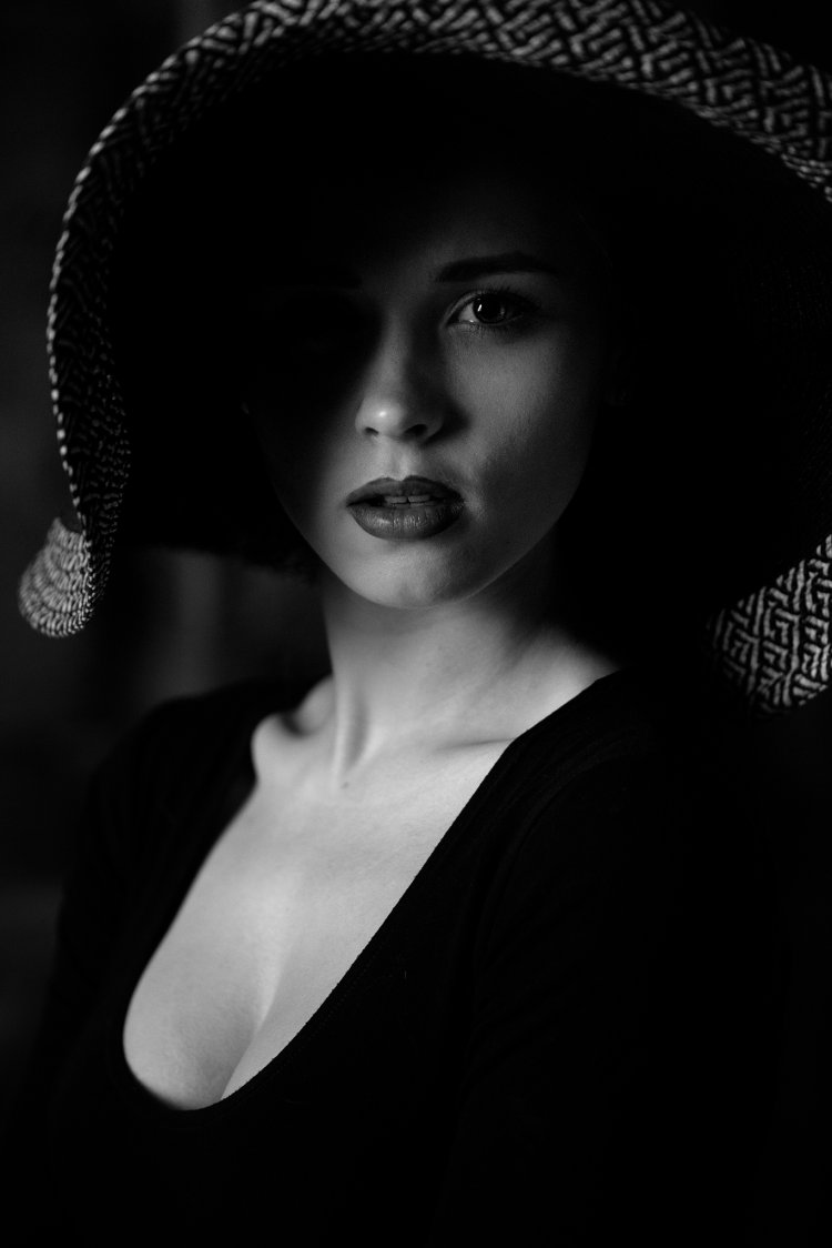 Анна кошмал в купальнике бикини