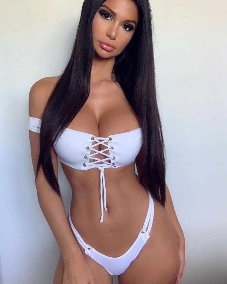 Eriana Blanco бикини