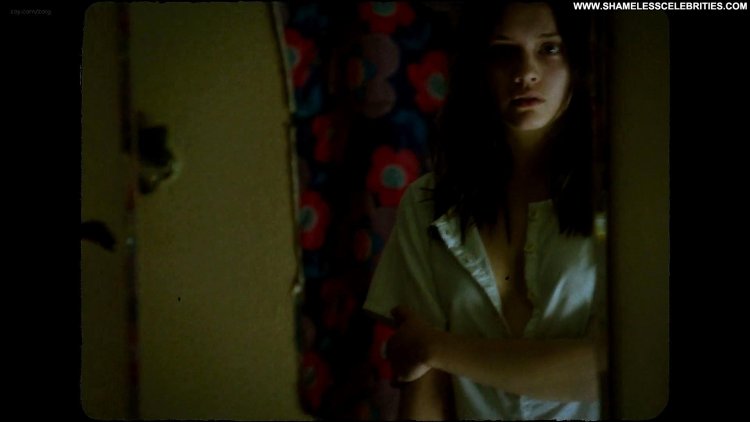 Оливия Кук ножки